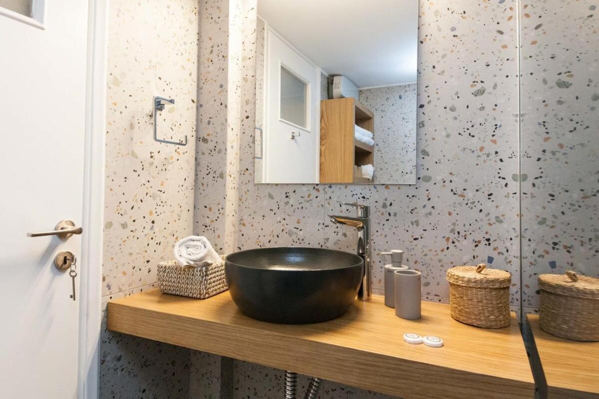 Pagrati Urban Oasis Getaway 2Bd Apt With Balcony Афины Экстерьер фото